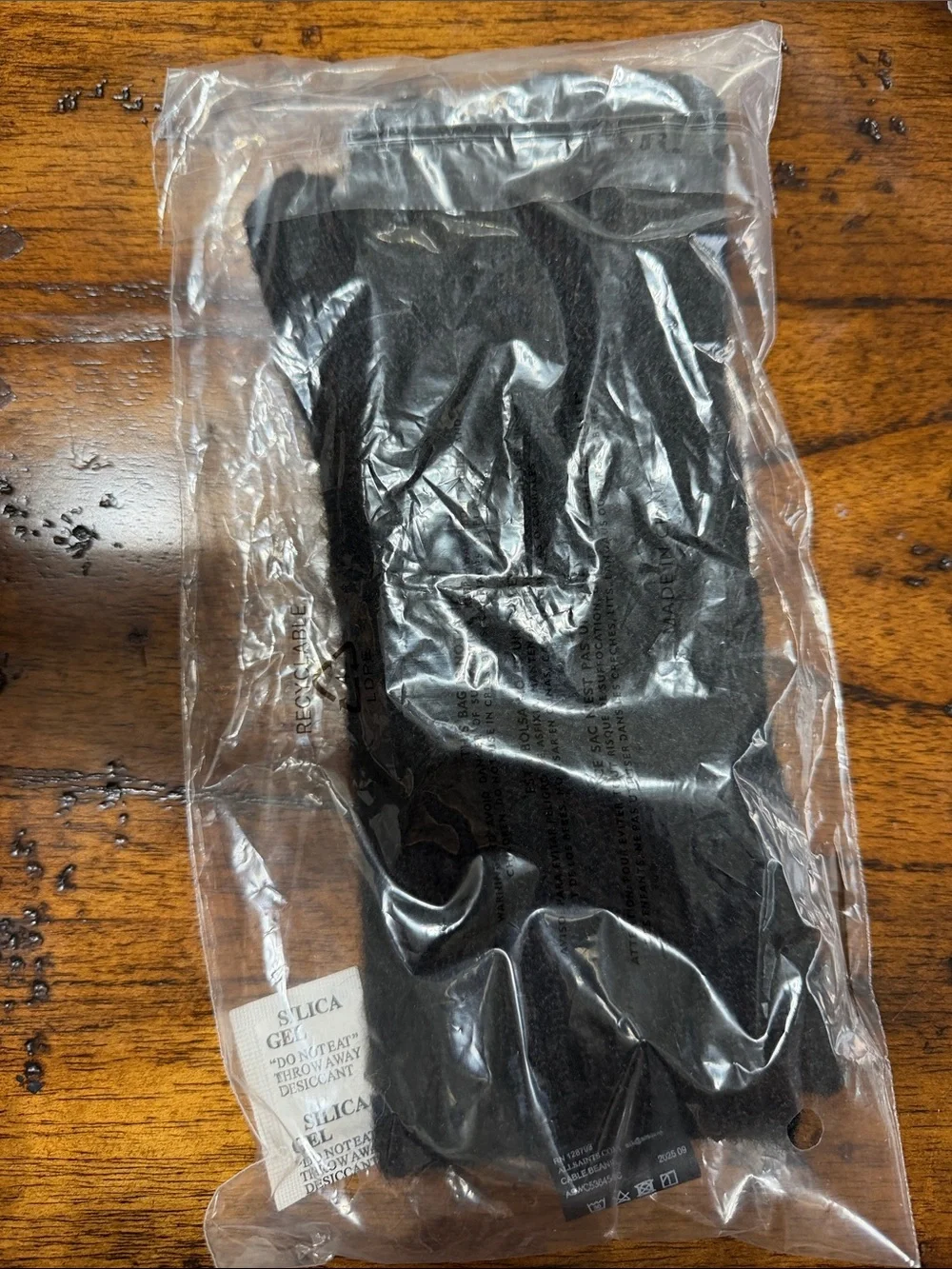 NWT AllSaints Gable Knit Gloves